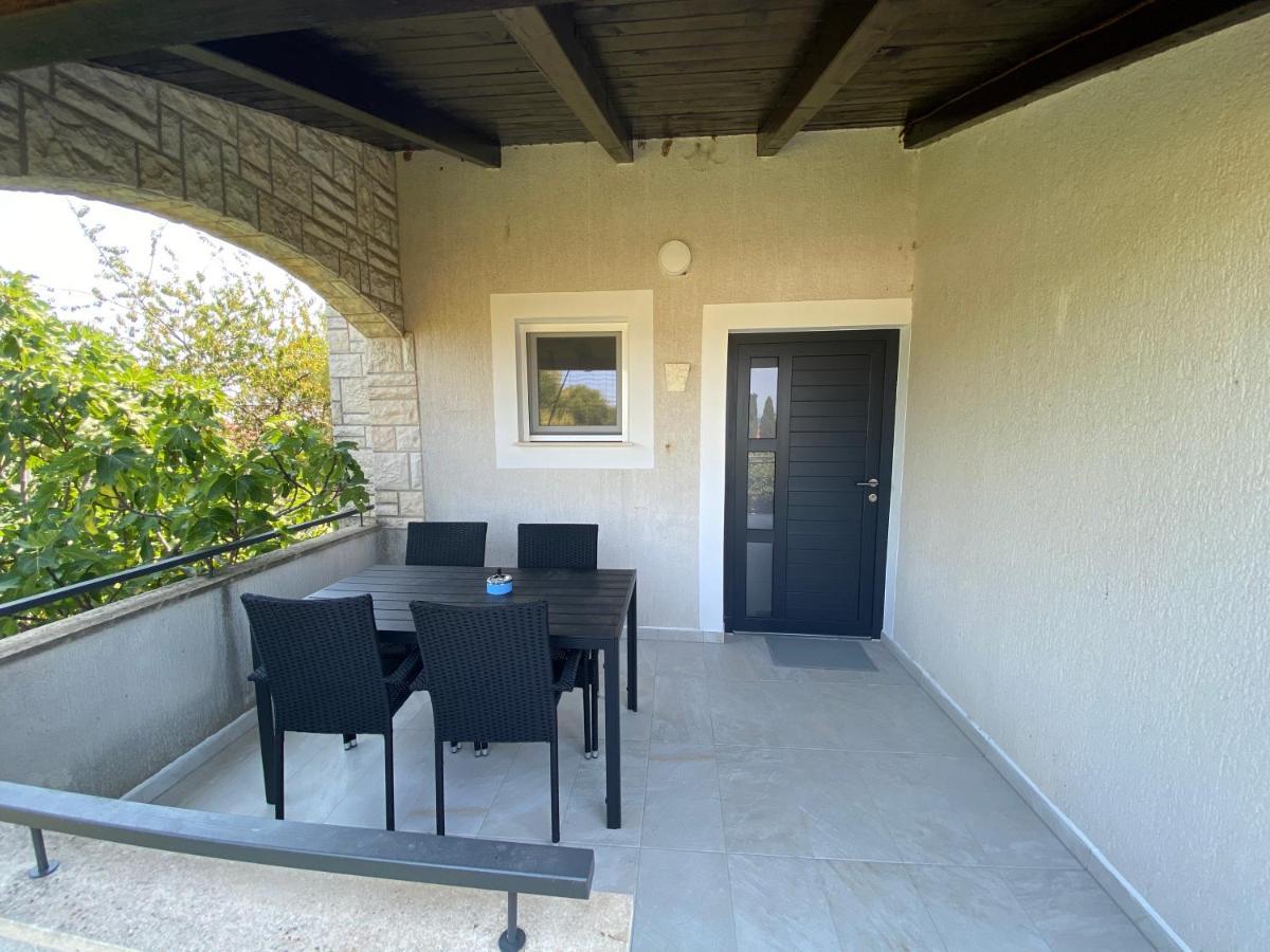 Maris Apartment Premantura Luaran gambar